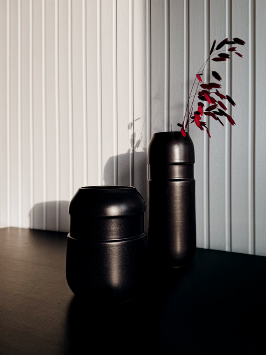 Tål keramikvaser vatten? Skillnaden på vattentålig vas vs dekorvas