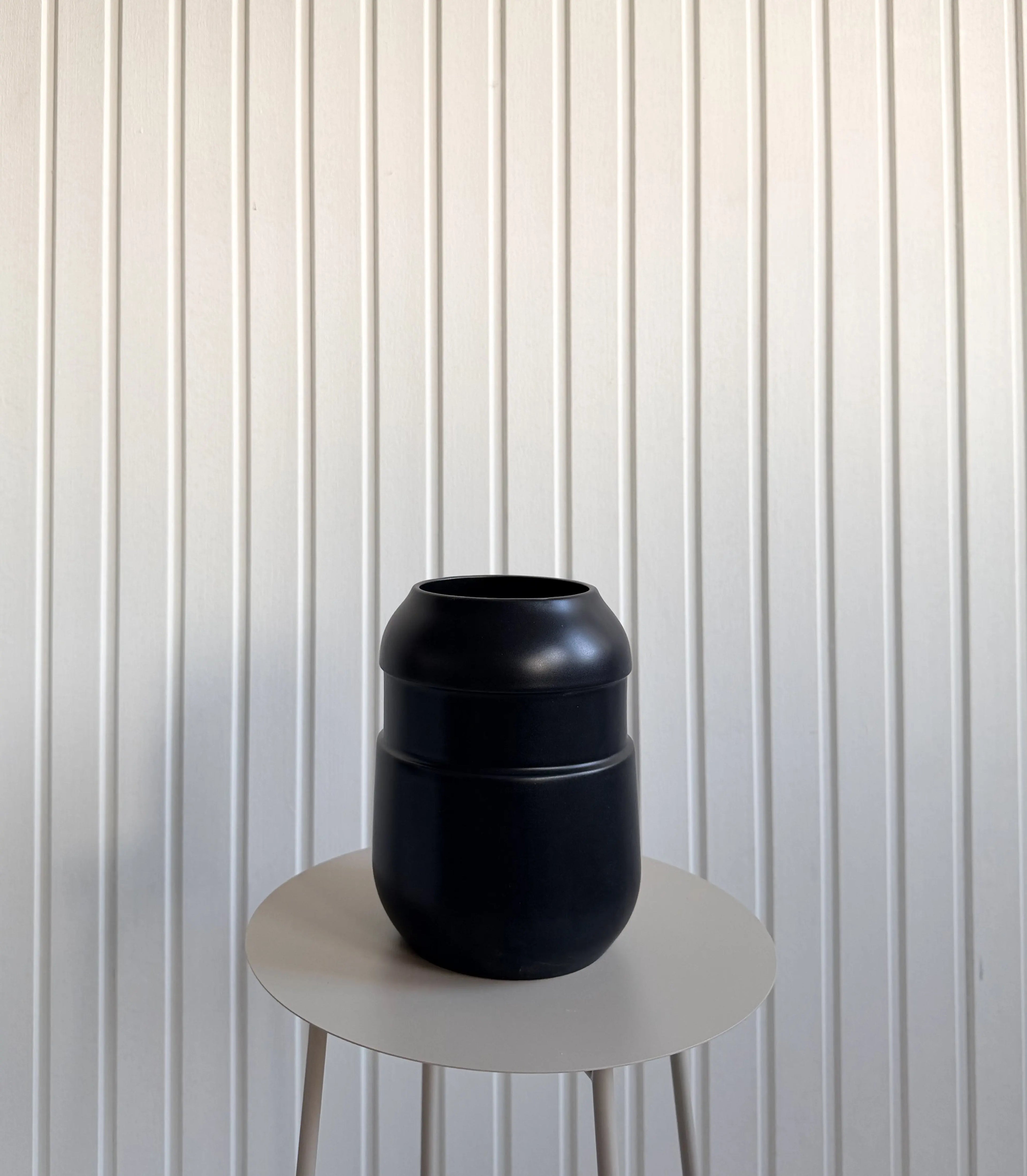 Vas ’BÅGE’  svart TORRDECOR