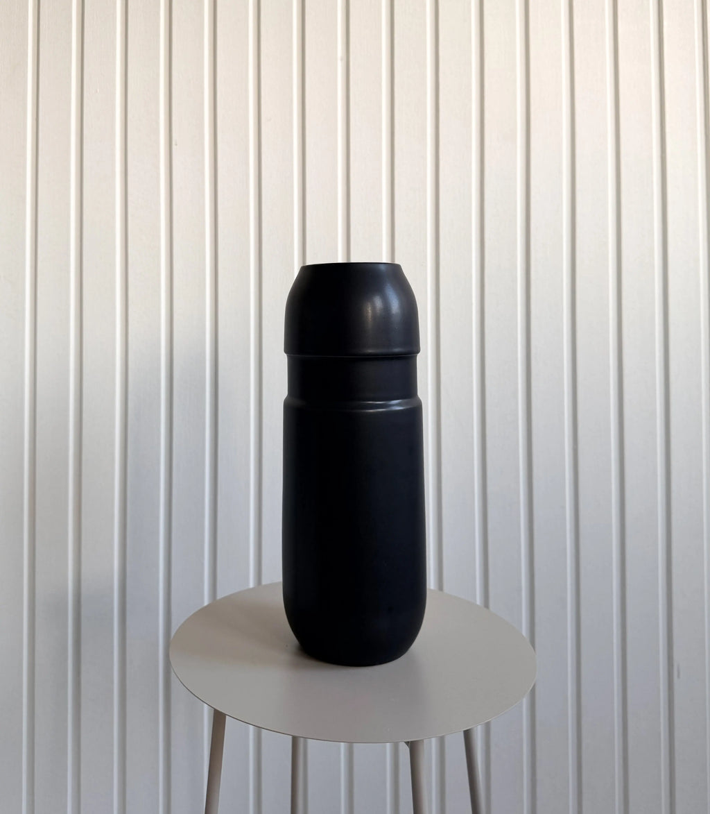 Vas ’BÅGE’  svart TORRDECOR